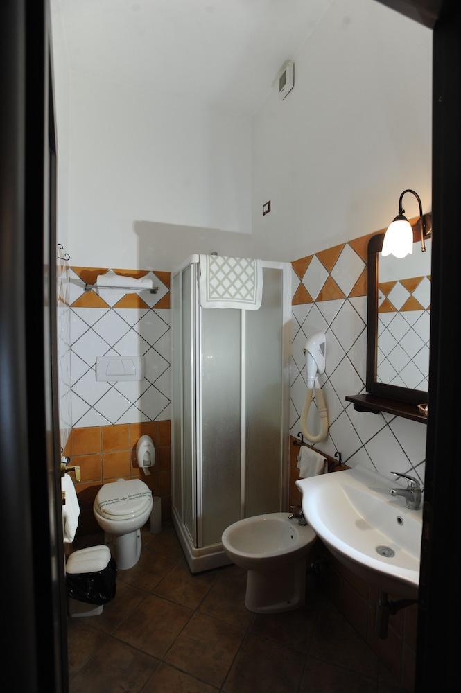 Hotel Alle Pendici Николози Экстерьер фото