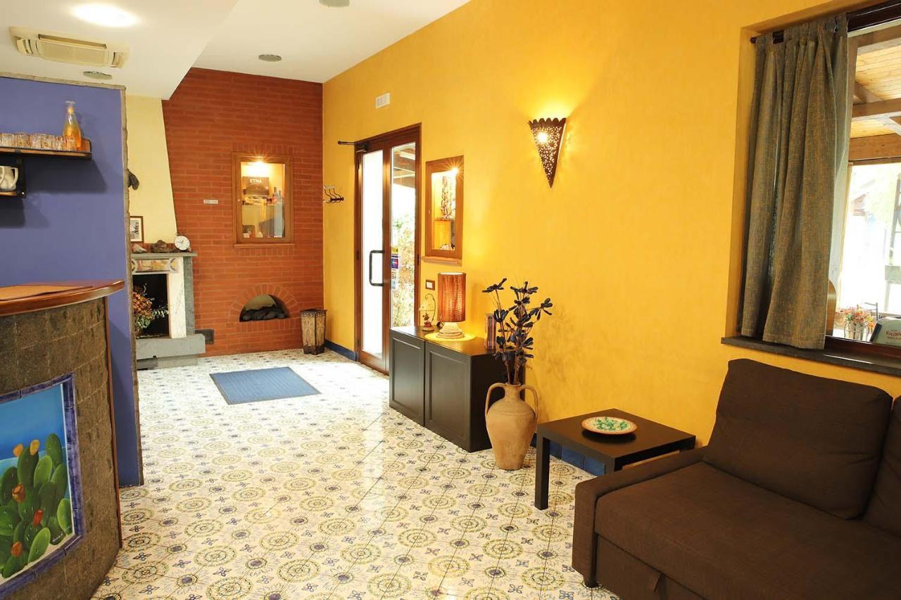 Hotel Alle Pendici Николози Экстерьер фото