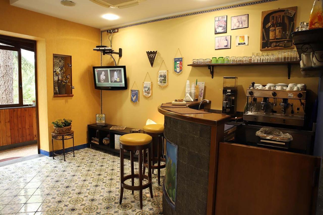 Hotel Alle Pendici Николози Экстерьер фото