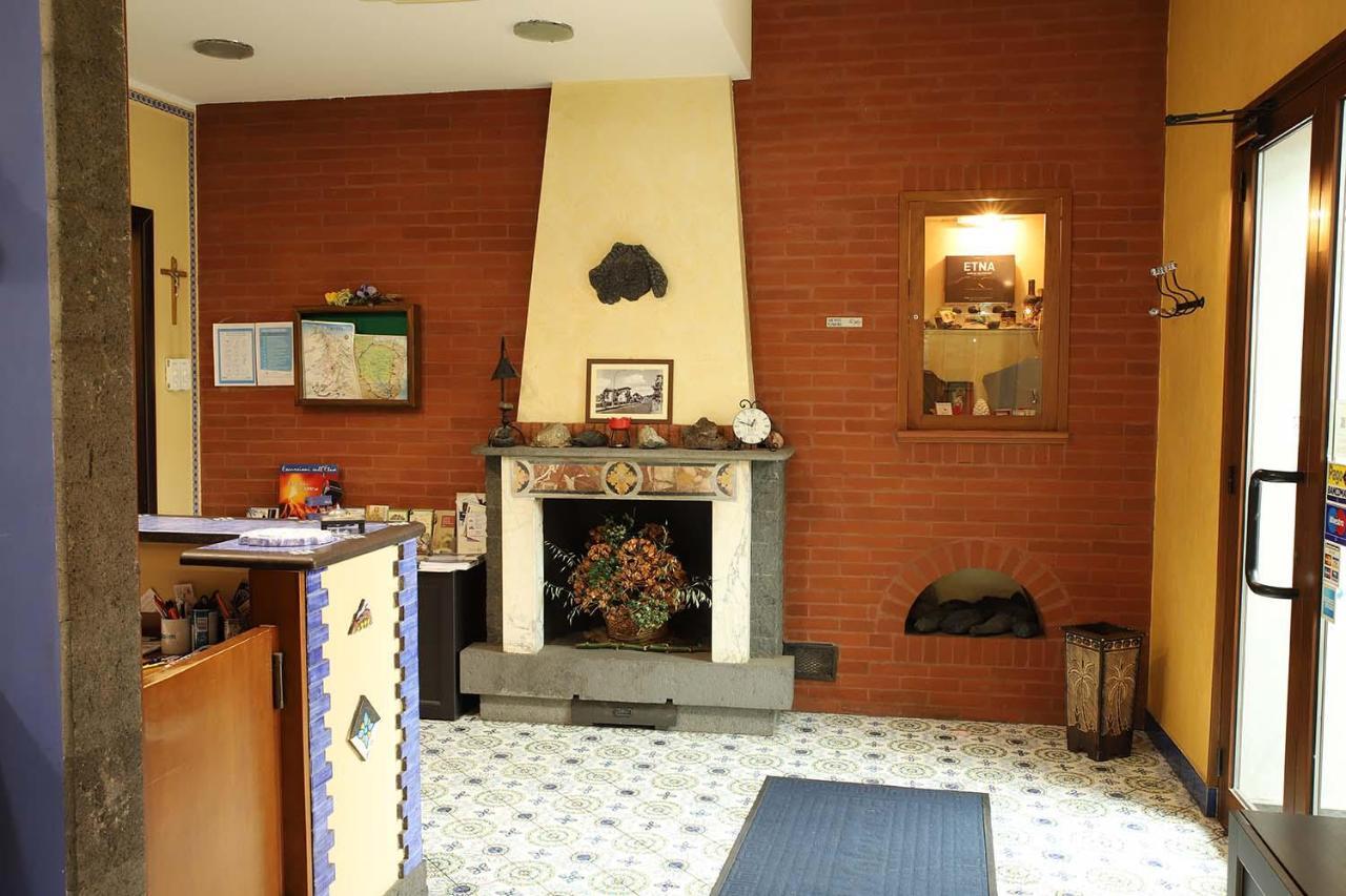 Hotel Alle Pendici Николози Экстерьер фото