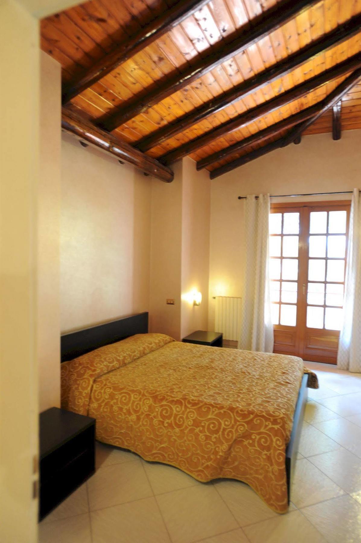 Hotel Alle Pendici Николози Экстерьер фото